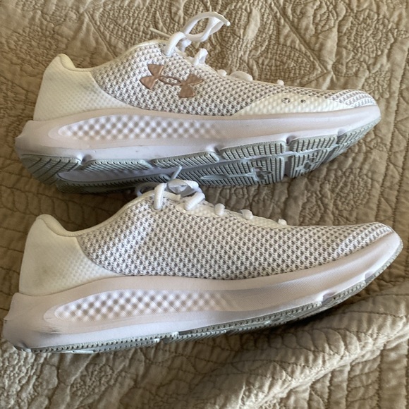 White sneakers - Picture 2 of 6